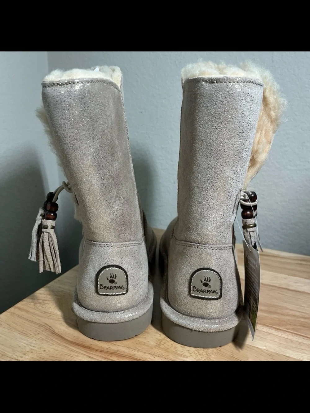 BEARPAW Mariana Fur Metallic Boots Sparkly Tassle NWT Women’s Size 8